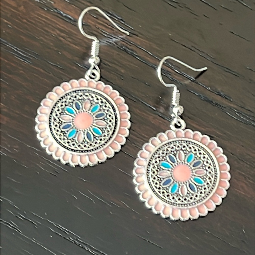 Springy enameled earrings-NWT